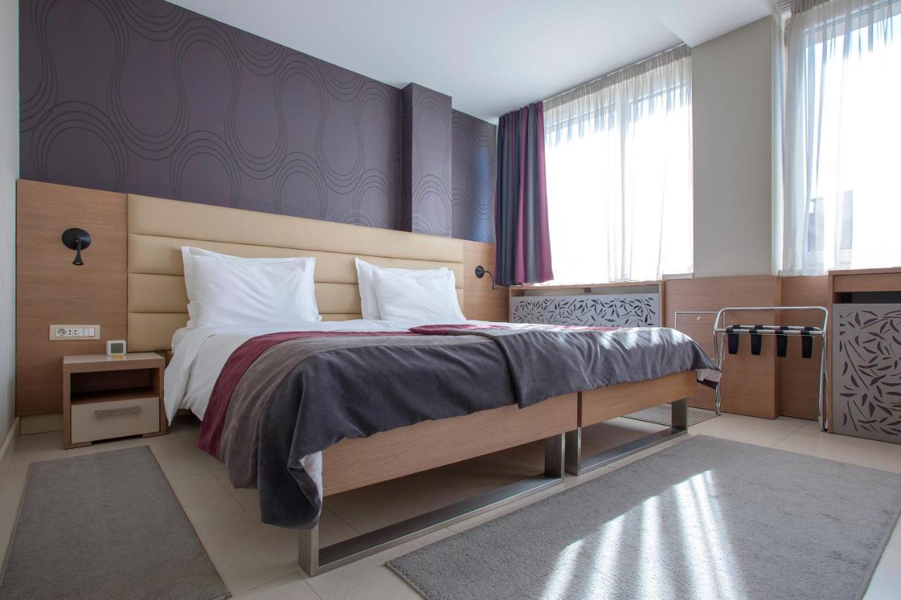 Hotel Srbija Garden-Free Parking Belgrade Exterior photo