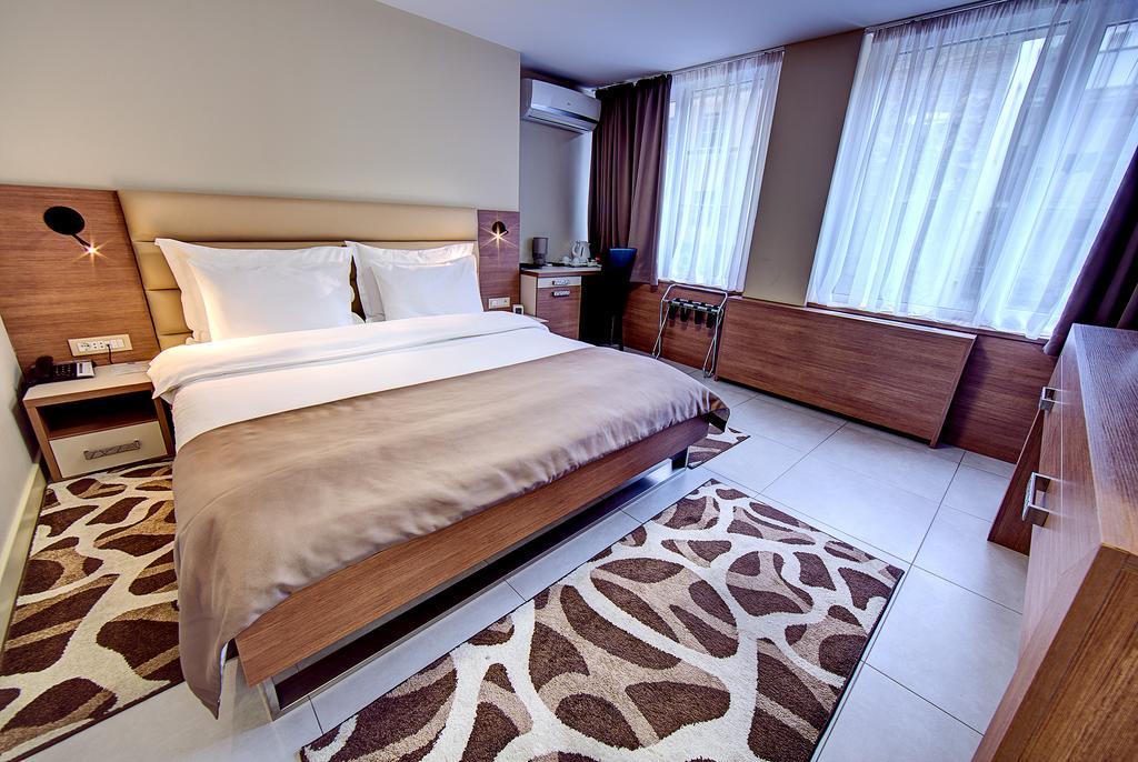 Hotel Srbija Garden-Free Parking Belgrade Exterior photo